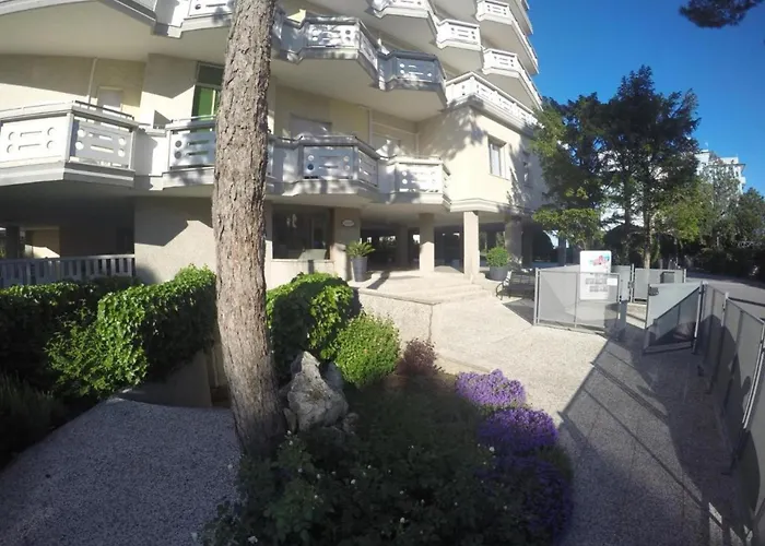 Modern Flat With Balcony In A In Апартаменты Каорле