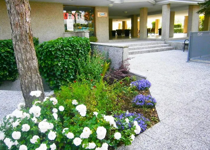 Apartamento Modern Flat With Balcony In A In *